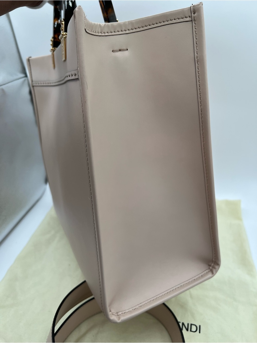 Fendi Leather Sunshine Medium Shopper Tote bag light pink🔥 - Picture 5 of 10